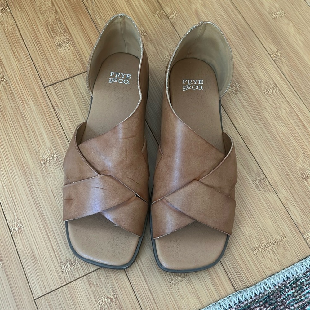 Frye & Co. Tulia Sandals Size 9.5 M Beautiful Tan Slip On Weave Shoe
